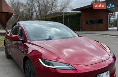 Седан Tesla Model 3 2024 в Києві