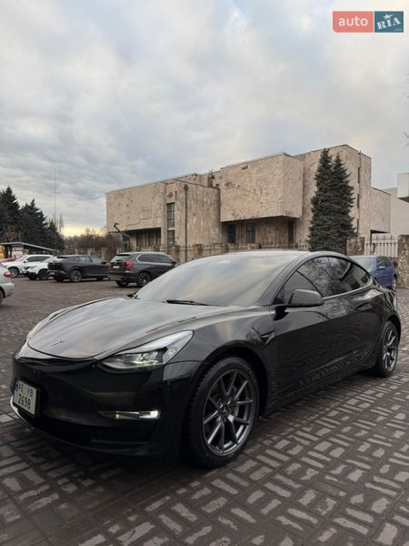 Седан Tesla Model 3 2021 в Каменском