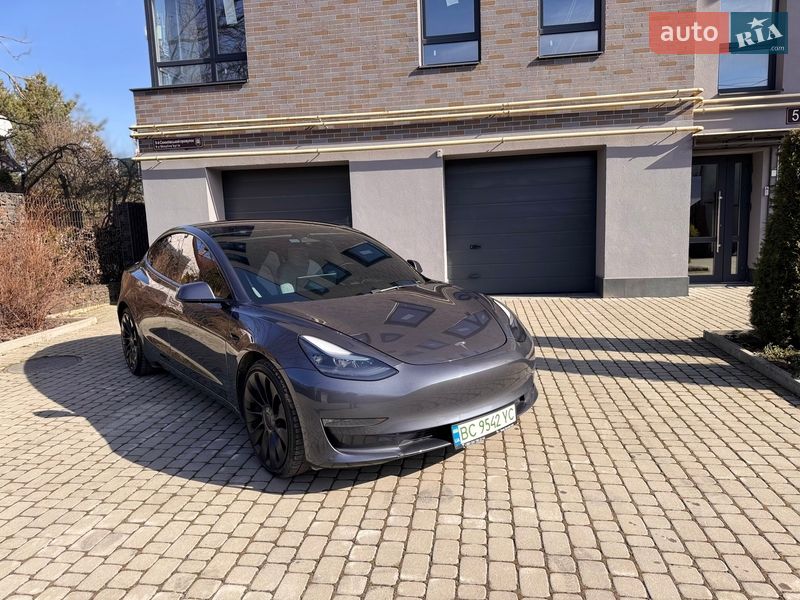 Седан Tesla Model 3 2022 в Львові