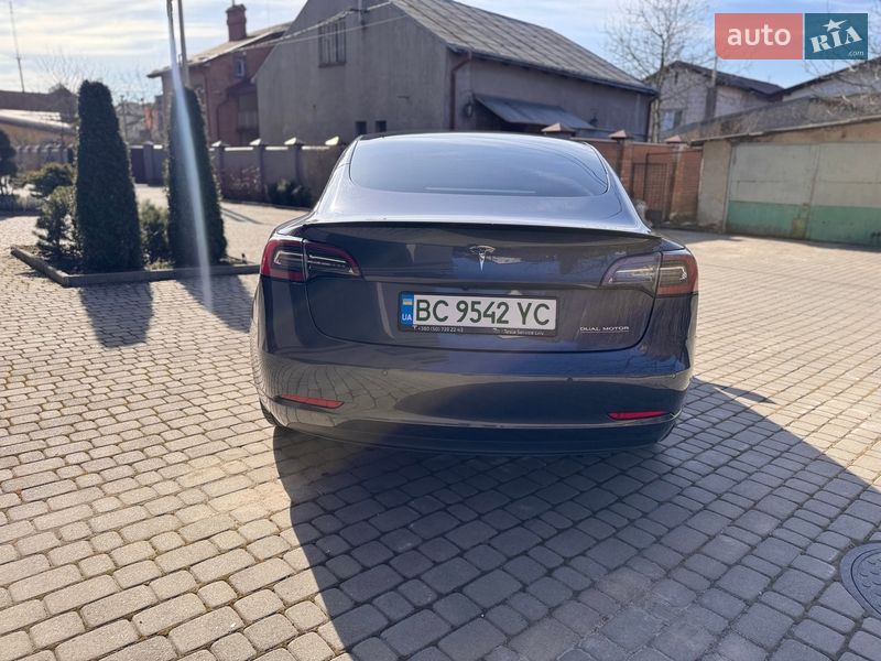 Седан Tesla Model 3 2022 в Львові