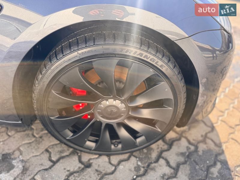 Седан Tesla Model 3 2022 в Львові