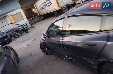 Седан Tesla Model 3 2023 в Львове