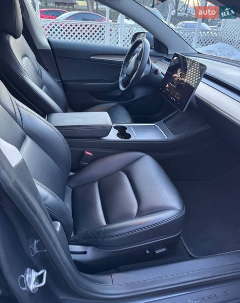 Седан Tesla Model 3 2022 в Киеве