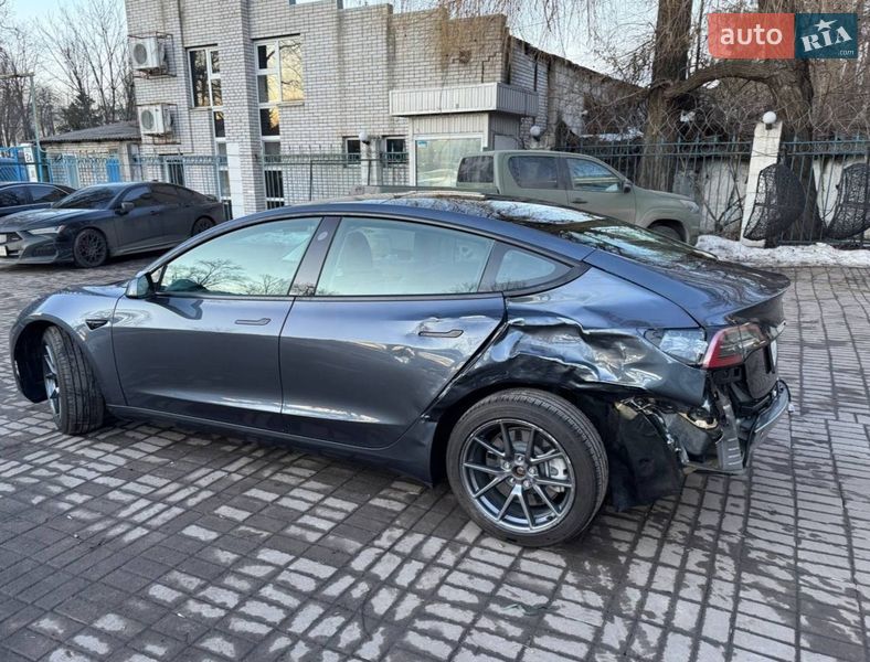 Седан Tesla Model 3 2022 в Киеве