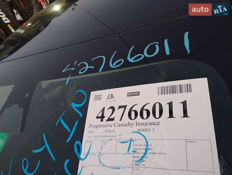 Седан Tesla Model 3 2023 в Львове
