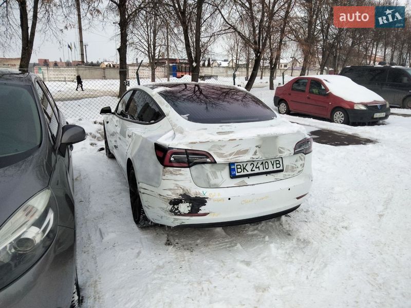 Седан Tesla Model 3 2018 в Рівному