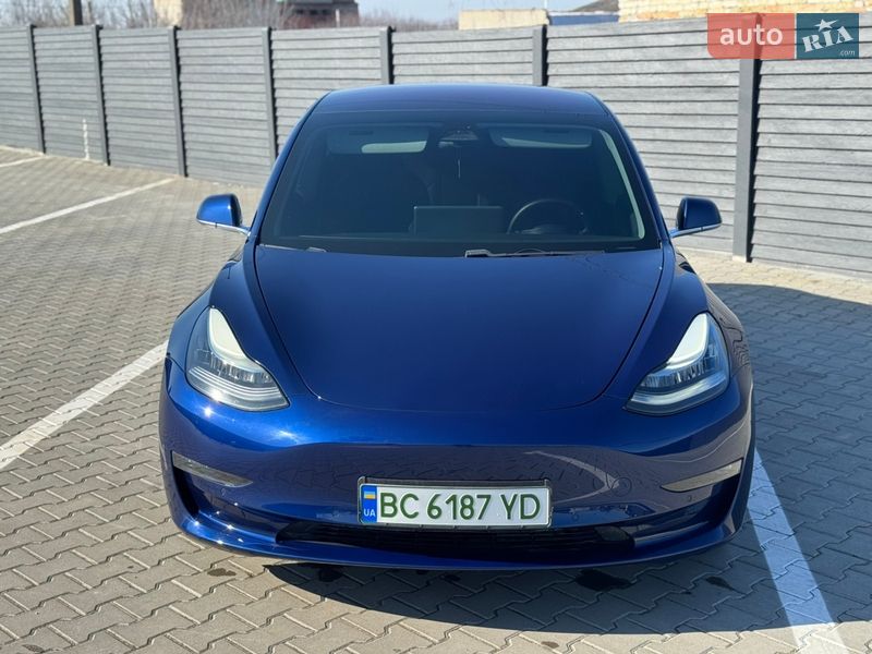 Седан Tesla Model 3 2018 в Дубно