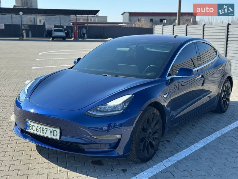 Седан Tesla Model 3 2018 в Дубно