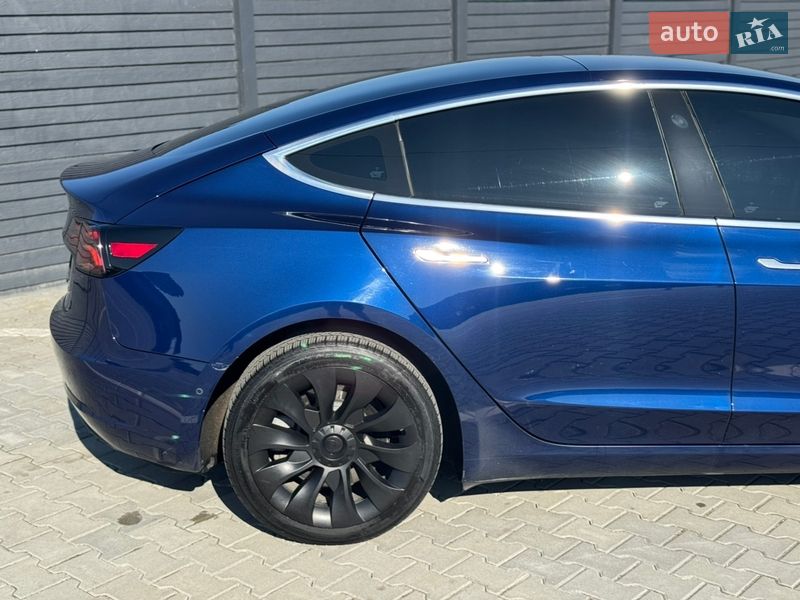 Седан Tesla Model 3 2018 в Дубно