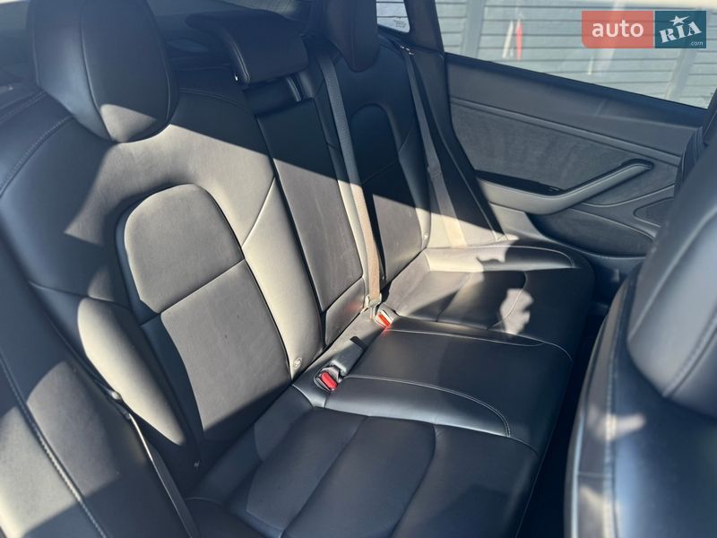 Седан Tesla Model 3 2018 в Дубно