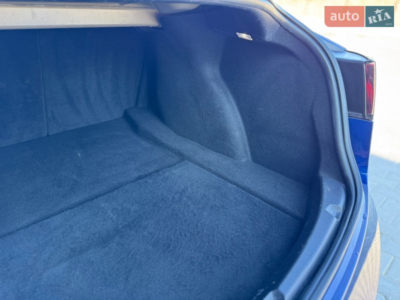 Седан Tesla Model 3 2018 в Дубно