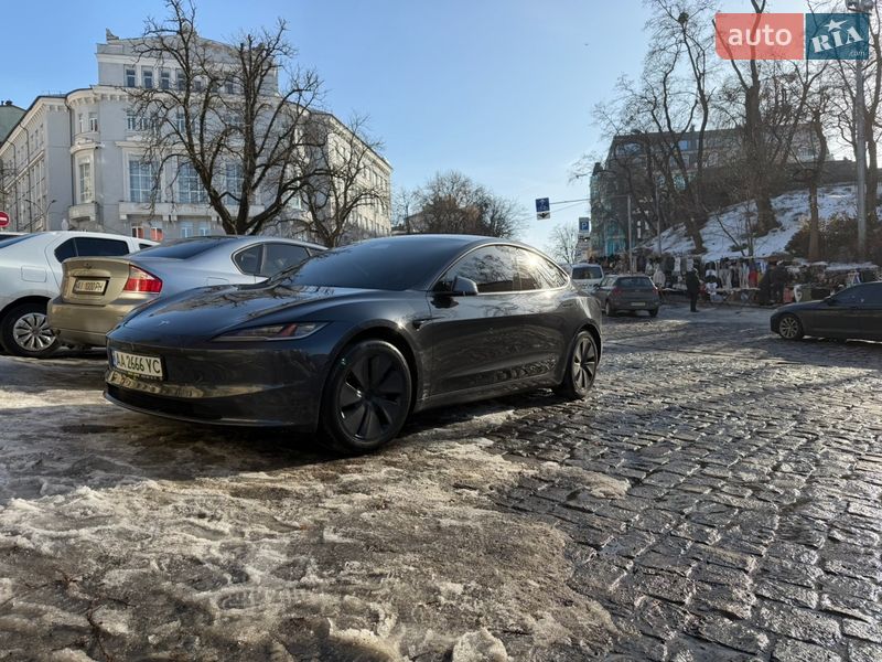 Седан Tesla Model 3 2024 в Києві
