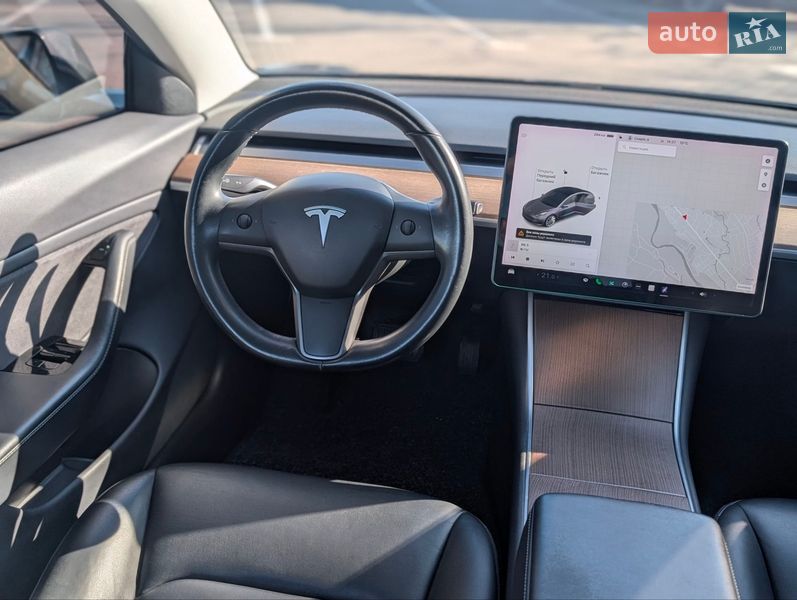 Седан Tesla Model 3 2019 в Коломые
