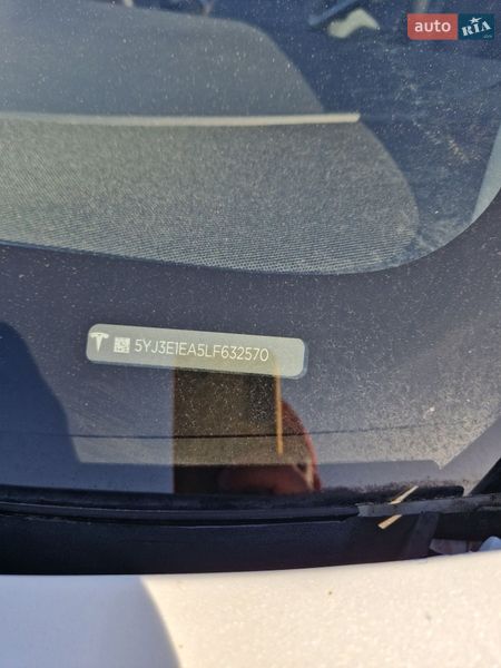 Седан Tesla Model 3 2020 в Долине