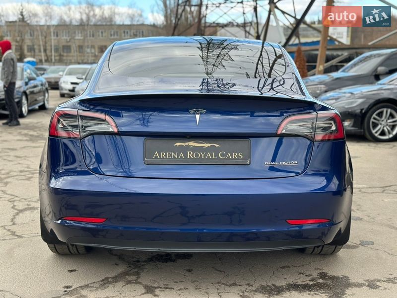 Седан Tesla Model 3 2022 в Харкові