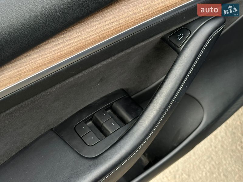 Седан Tesla Model 3 2022 в Харкові