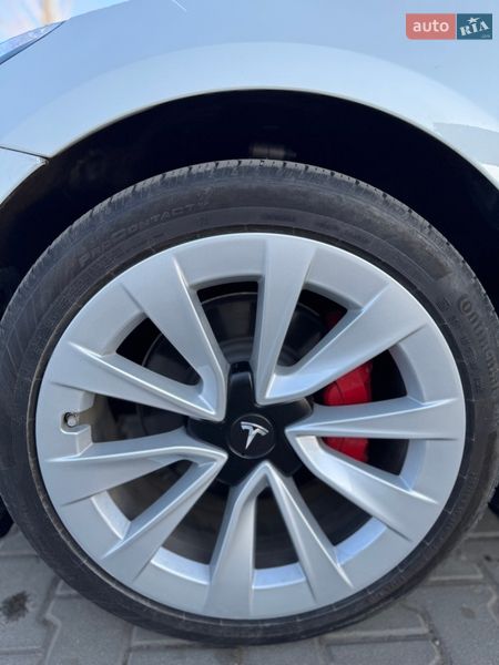 Седан Tesla Model 3 2023 в Калуші