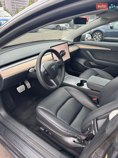 Седан Tesla Model 3 2023 в Киеве