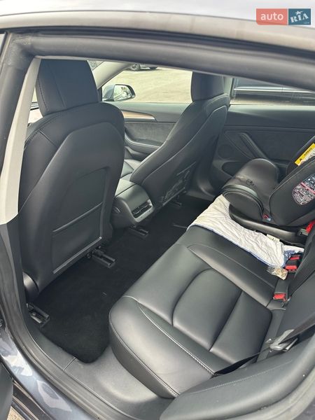 Седан Tesla Model 3 2023 в Киеве