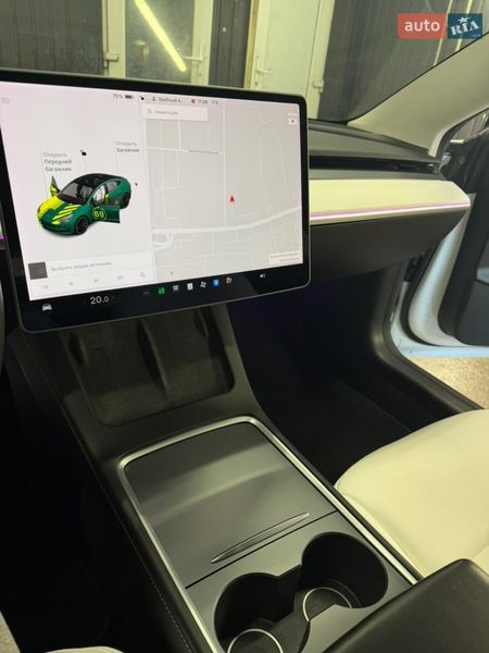 Седан Tesla Model 3 2021 в Києві