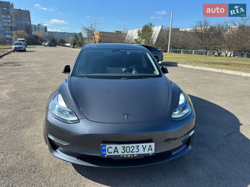 Седан Tesla Model 3 2023 в Черкассах