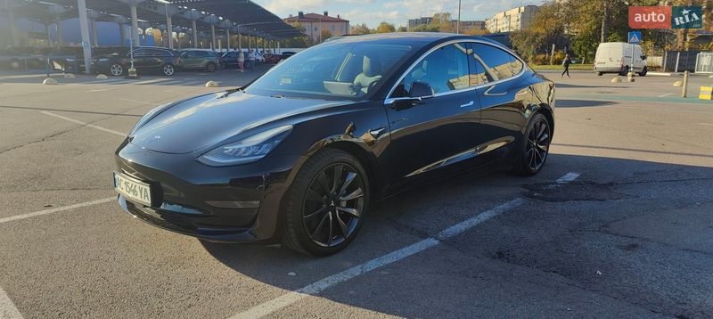 Седан Tesla Model 3 2018 в Львові