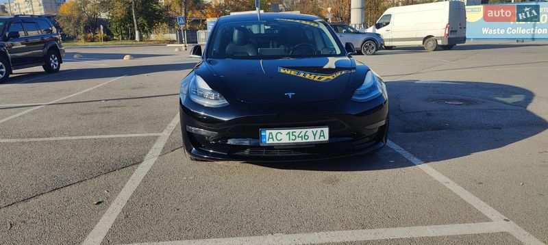 Седан Tesla Model 3 2018 в Львові