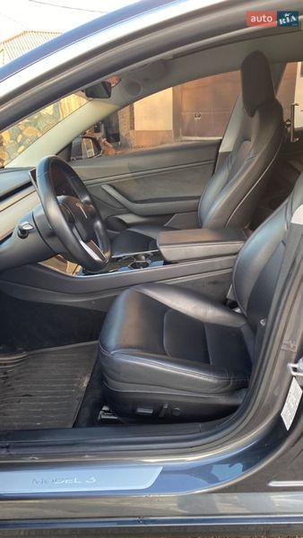 Седан Tesla Model 3 2019 в Києві