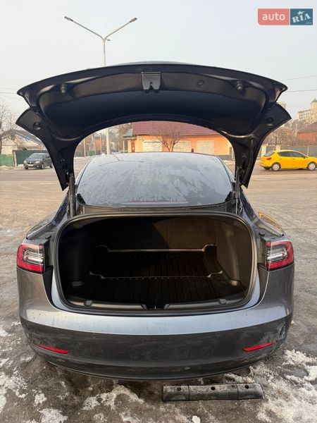 Седан Tesla Model 3 2021 в Ирпене