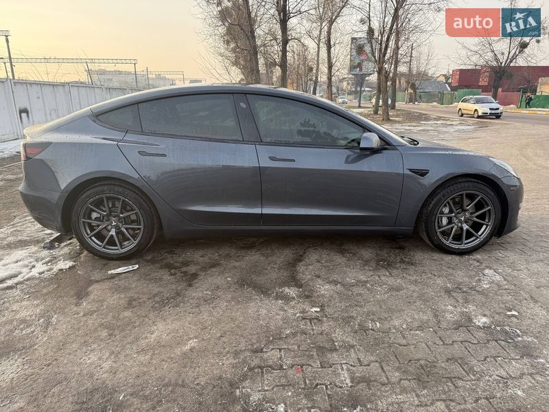 Седан Tesla Model 3 2021 в Ирпене