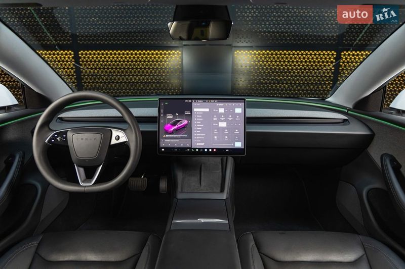 Седан Tesla Model 3 2024 в Луцке