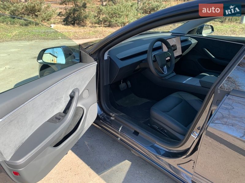 Седан Tesla Model 3 2024 в Киеве