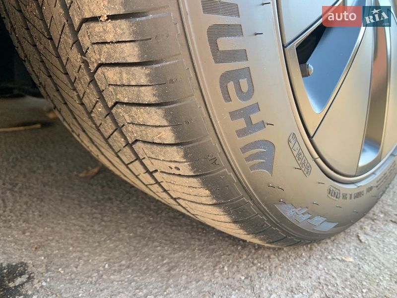 Седан Tesla Model 3 2024 в Киеве