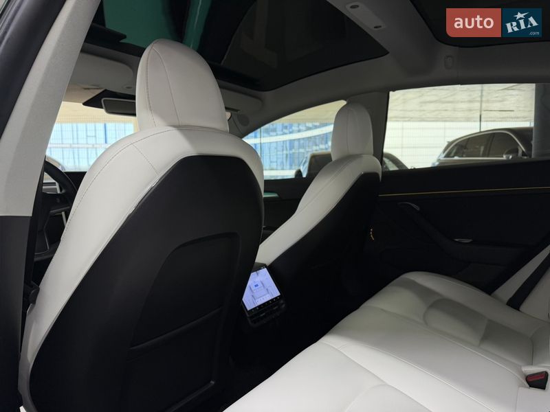 Седан Tesla Model 3 2022 в Одесі