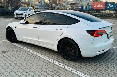 Седан Tesla Model 3 2022 в Львове