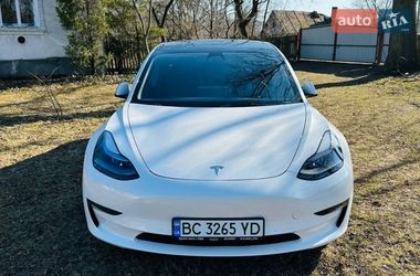 Седан Tesla Model 3 2022 в Львове
