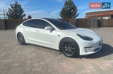 Седан Tesla Model 3 2022 в Ивано-Франковске