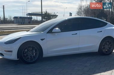 Седан Tesla Model 3 2022 в Ивано-Франковске