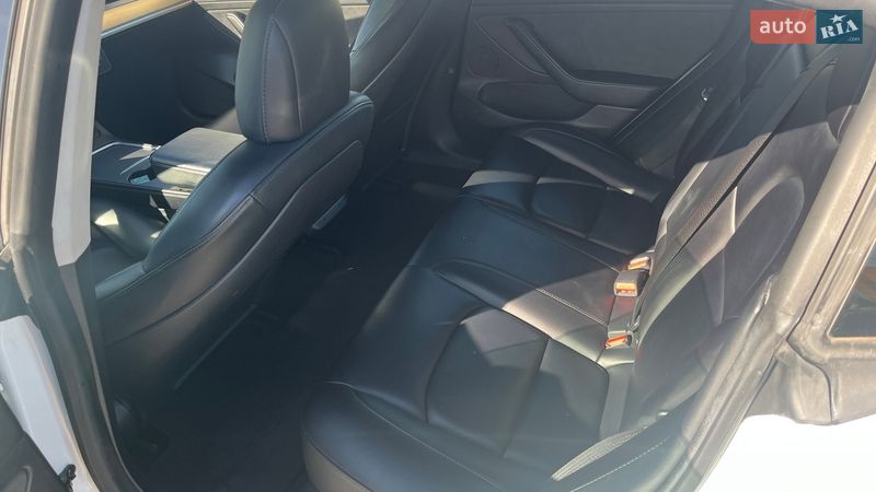 Седан Tesla Model 3 2021 в Баришівка