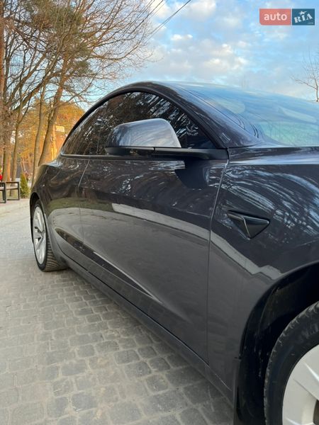 Седан Tesla Model 3 2023 в Львові
