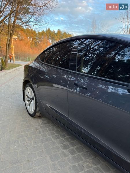 Седан Tesla Model 3 2023 в Львові