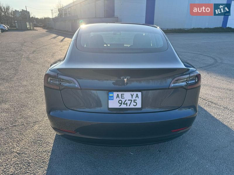 Седан Tesla Model 3 2021 в Днепре