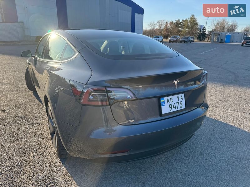 Седан Tesla Model 3 2021 в Днепре