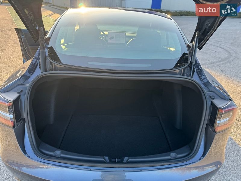 Седан Tesla Model 3 2021 в Днепре