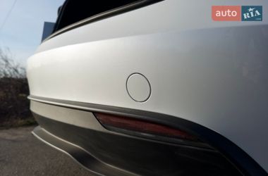 Седан Tesla Model 3 2024 в Снятине