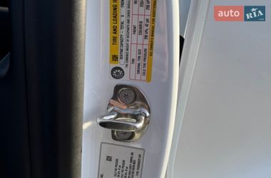 Седан Tesla Model 3 2024 в Снятине