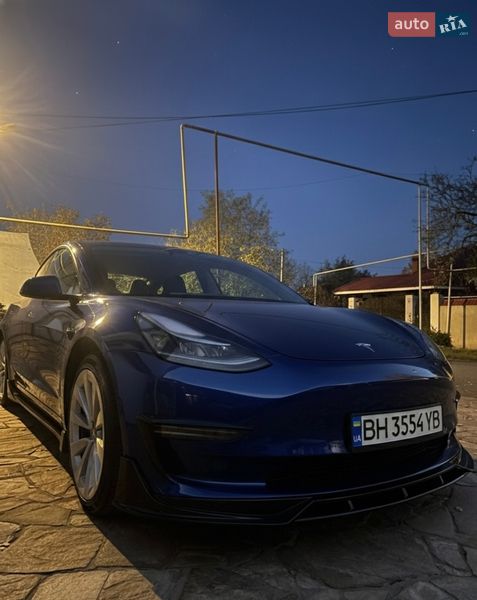 Седан Tesla Model 3 2021 в Одесі