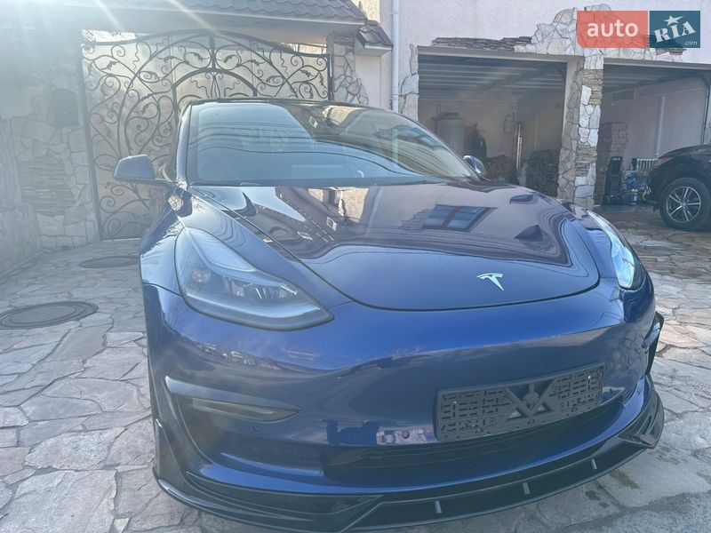 Седан Tesla Model 3 2021 в Одесі