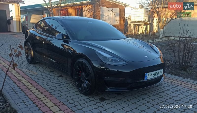Седан Tesla Model 3 2021 в Виннице