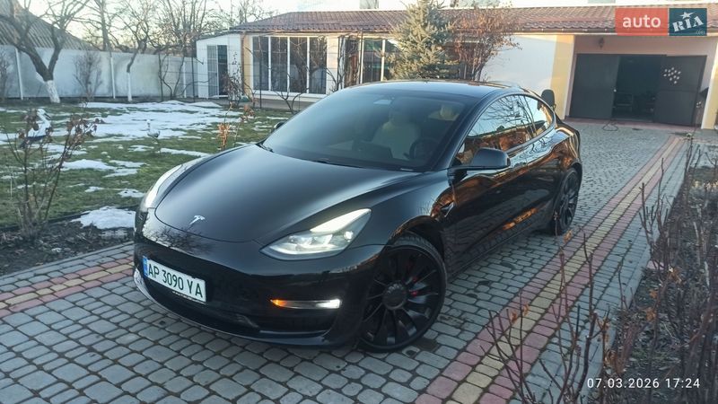 Седан Tesla Model 3 2021 в Вінниці